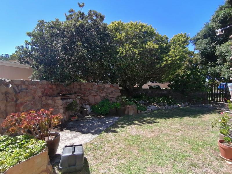 5 Bedroom Property for Sale in Sandbaai Western Cape